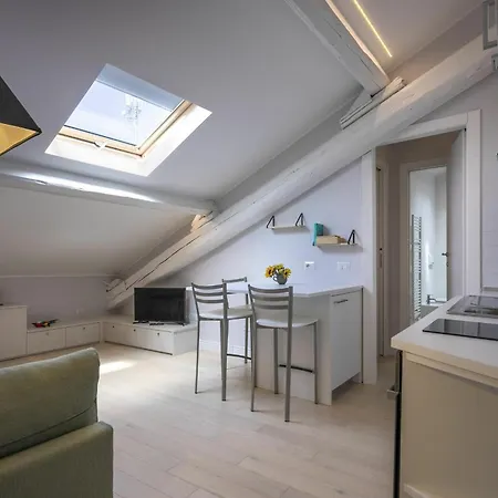 شقة Ferrucci 1 Bedroom Attic In By Halldis *