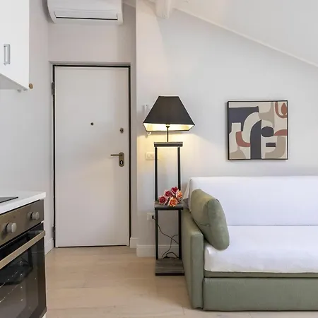 شقة Ferrucci 1 Bedroom Attic In By Halldis ميلان